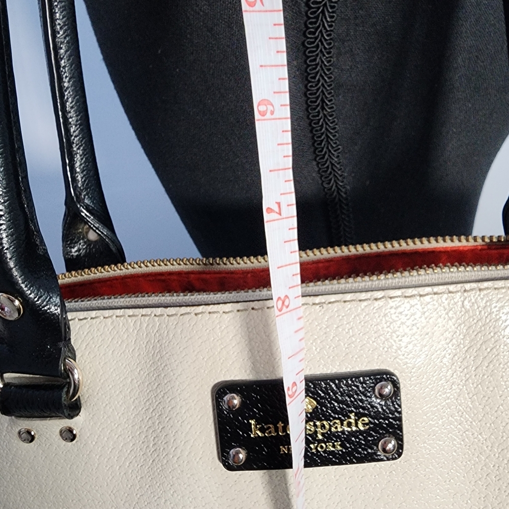 Kate Spade Black and White Satchel with Classic Design - Picture 14 of 16